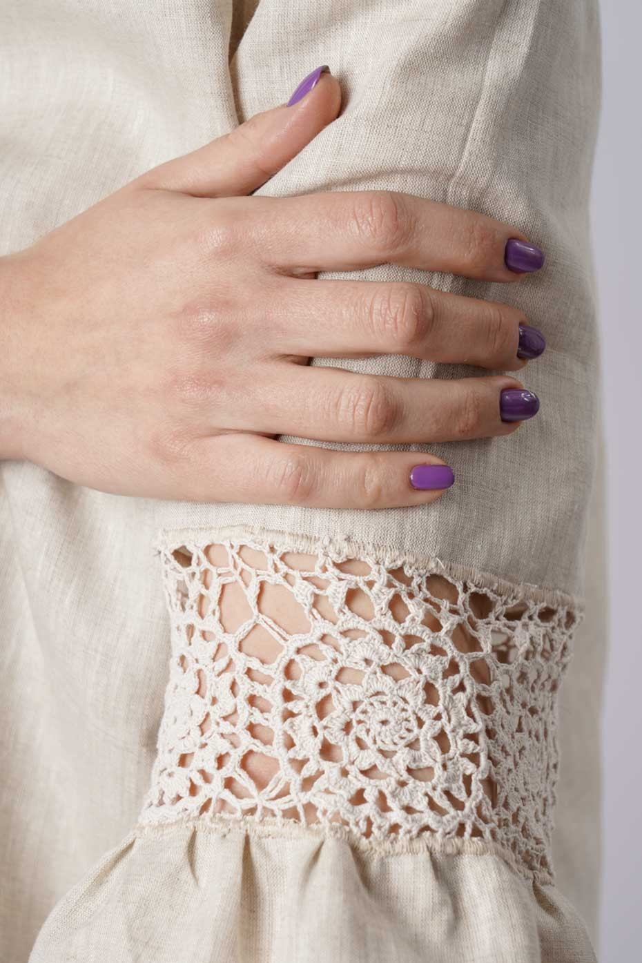 Abito svasato sartoriale puro lino e uncinetto...