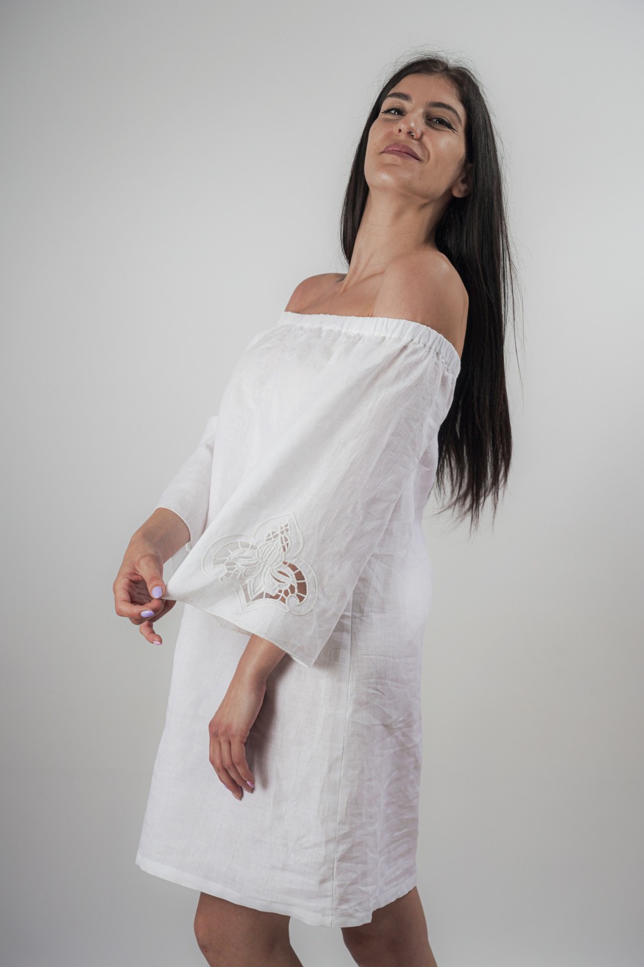 Abito sartoriale puro lino ricamo intaglio Fasano