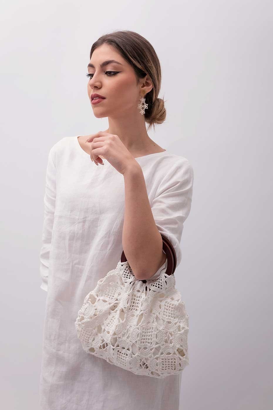 Borsa fatta a mano ad uncinetto manico in legno...