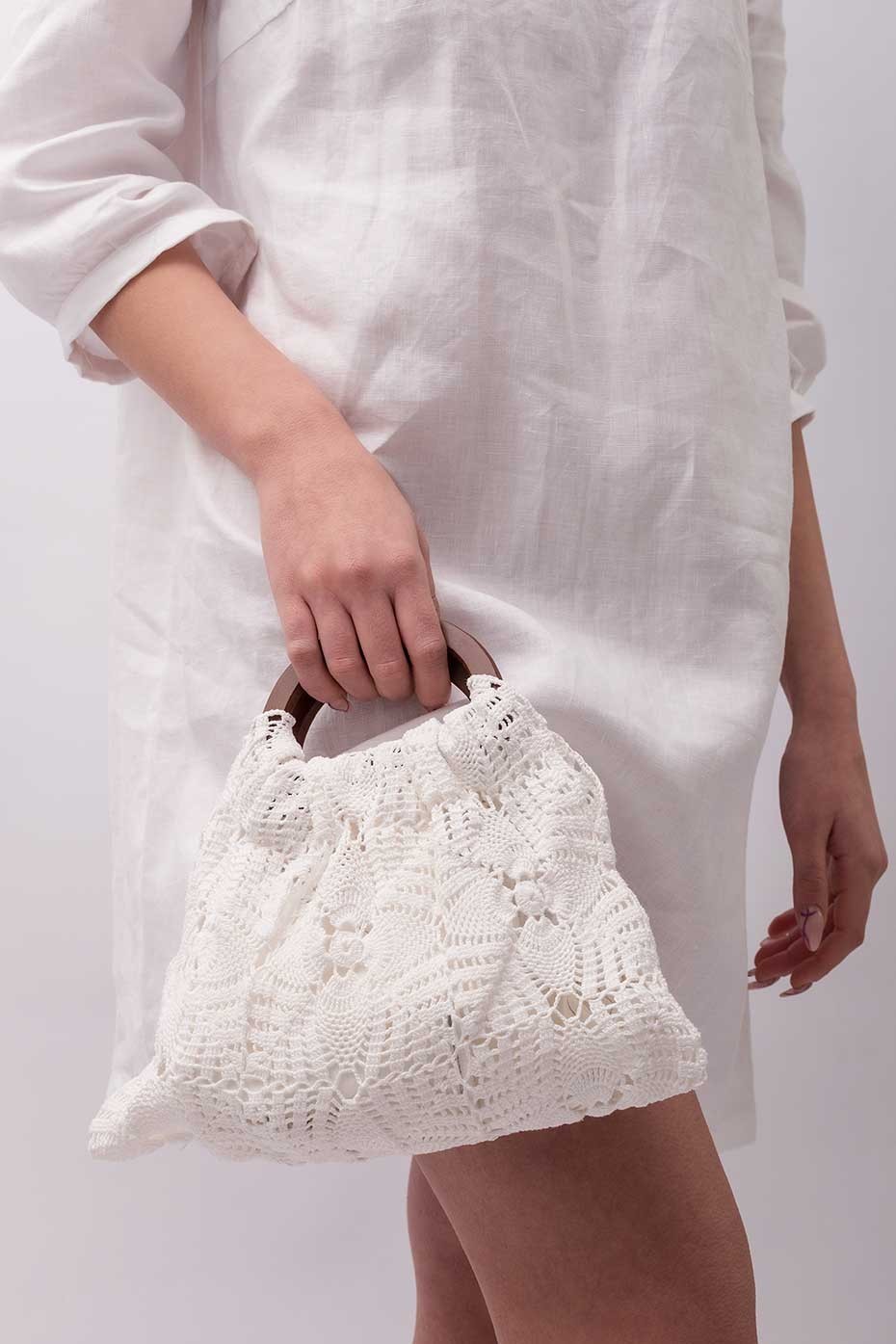 Borsa fatta a mano ad uncinetto manici in legno...