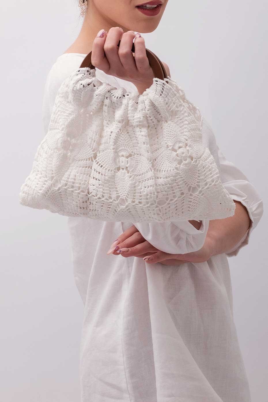 Borsa fatta a mano ad uncinetto manici in legno Cinquenoci 2