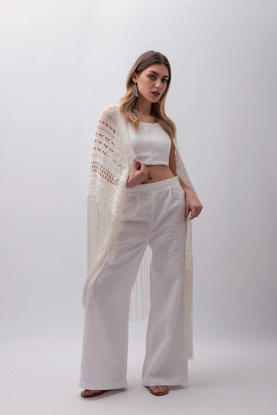 Scialle fatto a mano ad uncinetto Castel Del Monte 2